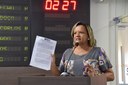 Aline Couto protesta contra fechamento de escola estadual Aline Couto protesta contra fechamento de escola estadual