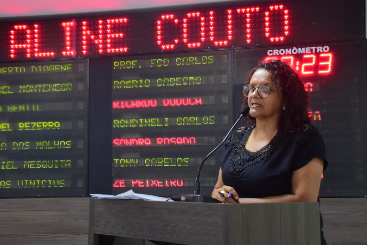 Aline Couto cobra do Procon posição sobre combustíveis