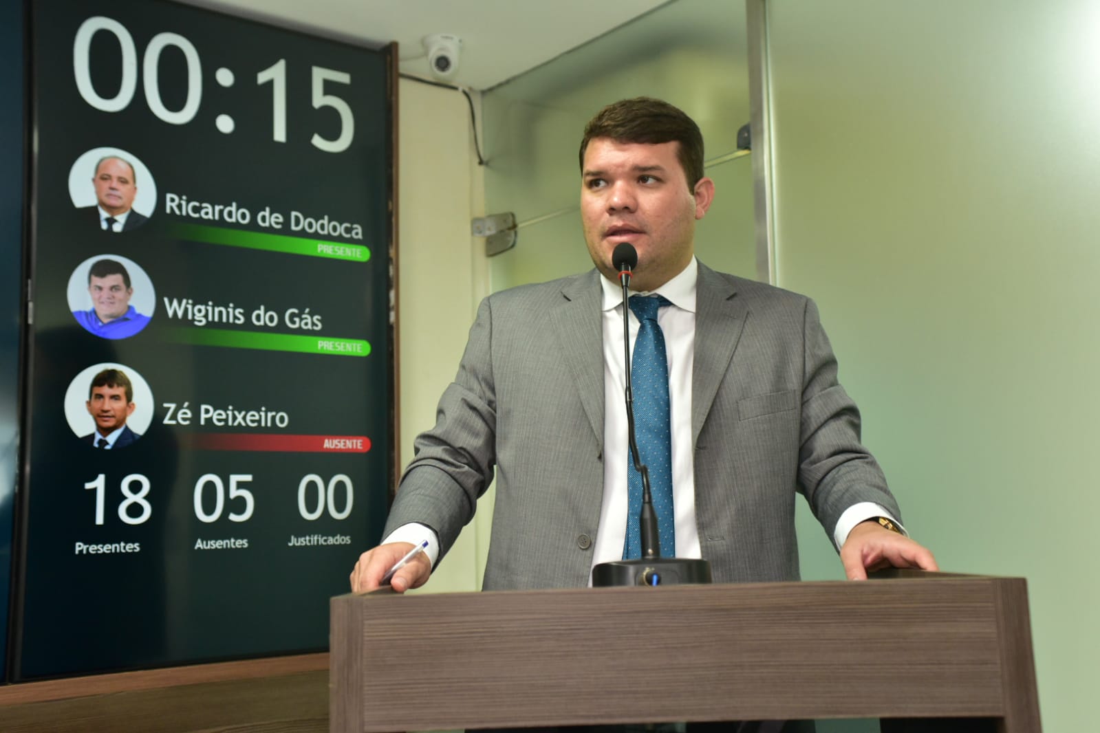 Lawrence Amorim exalta reforma em escola do Jucuri