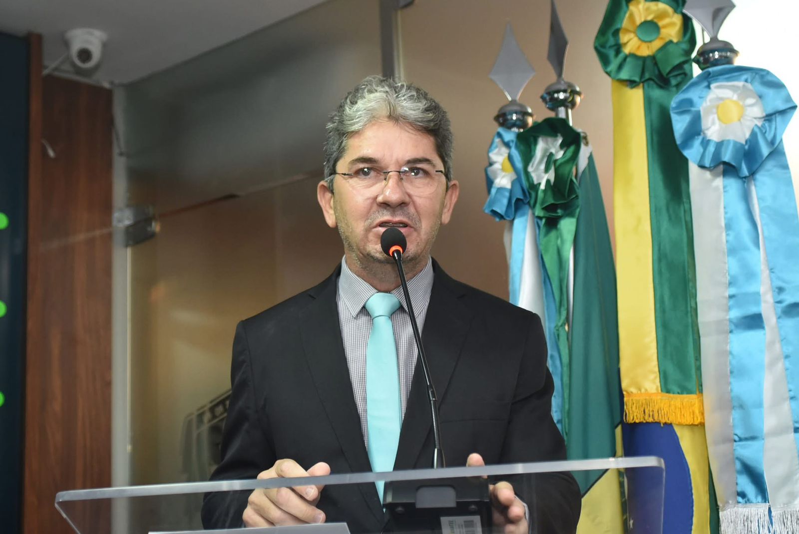 Ozaniel Mesquita alerta para aumento de casos de HIV/AIDS